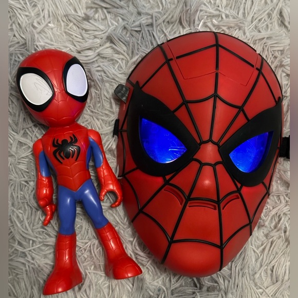 Other - Spider-Man Mask and Action Figure Set